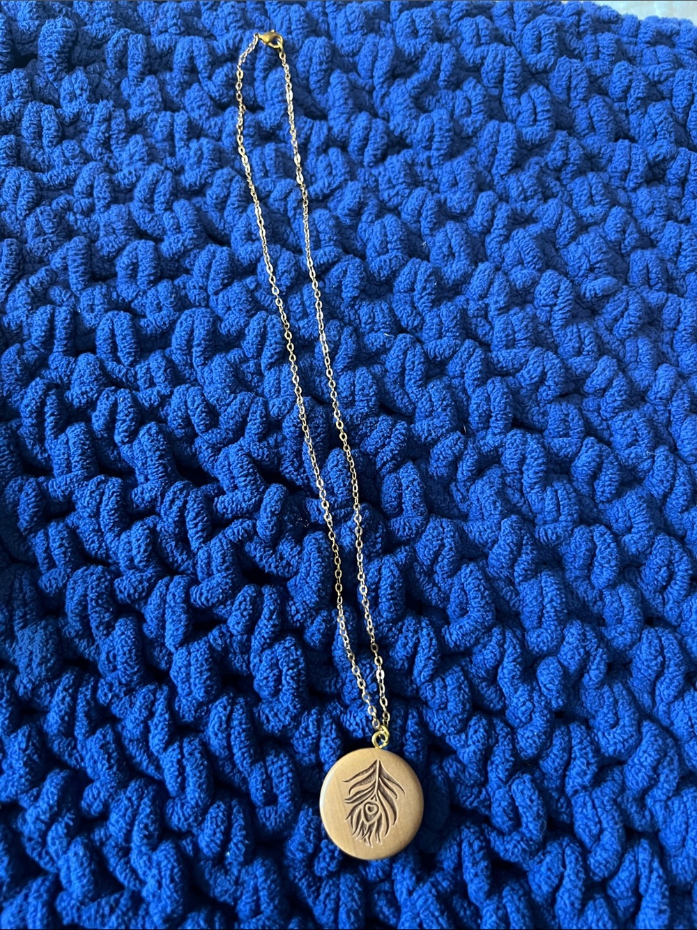 Gold Peacock Feather Disc Pendant Necklace - Women Jewelry